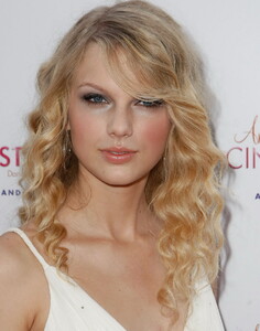 taylor-swift_160.jpg