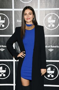 victoria-justice-attends-an-evening002.png