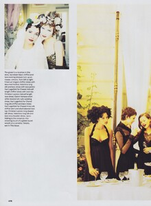 von_Unwerth_US_Vogue_September_1993_09.thumb.jpg.6488e493ca59d0c3a5be39fe4d0fdeed.jpg
