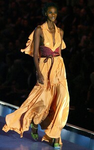yasmin-fendi-ss2004-02.jpg