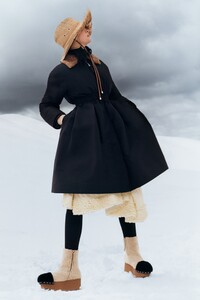 00006-Moncler-Womens-Fall-21.jpg