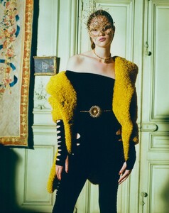 noor 2021-10-01 Marie Claire - France-page-011.jpg