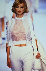 1196586895_CHRISTIAN-DIOR-SPRING-1997(9).thumb.jpg.c12e9b12d7d9c750f6b38df7df20405d.jpg