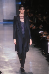 1796688407_DonnaKaran1998WomenRTW25.thumb.jpg.c21442084368fb99b00ed7763f800ea5.jpg