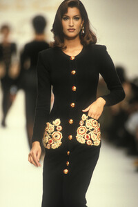 2009748509_OscardeLaRentaFall1992YasmeenGhauri8.thumb.jpg.b6a71d2ca4ae86734a8b6707308d8387.jpg