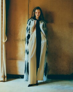 noor 2021-10-01 Marie Claire - France-page-016.jpg