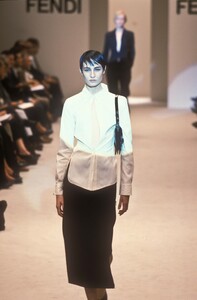 749608872_Fendi1998WomenRTW12.thumb.jpg.aa4b29808aa1ed04043b87a44940cc81.jpg