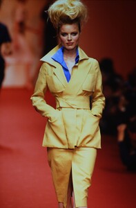 947127534_VIVIENNE-WESTWOOD-SPRING-1997(2).thumb.jpg.d762c8ec9e3fa02b9779cb9cdbc1ceb3.jpg