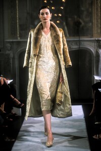 99345581_Valentino1998HauteCouture1.thumb.jpg.82ebffe9a898cc63b4542162ef505f21.jpg