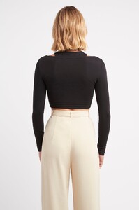 P087_Smith_Long_Sleeve_Crop_Black_02.jpg