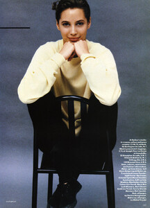Portrait_Bailey_UK_Vogue_October_1986_02.thumb.jpg.5517e41dacec401e608265a758e3190e.jpg