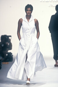 102463342_Hermes1994WomenRTW24.thumb.jpg.13f31f4f7e0fe6c5dee3bcff88fe8c06.jpg