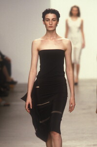 1071071226_CalvinKleinSpring19994.thumb.jpg.c0427a94893729b16a96b480f1608e2f.jpg