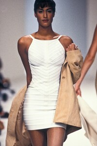 1135057554_HerveLeger1994WomenRTW14.thumb.jpg.4068b8017163fe4ddc7ace39d17ea460.jpg