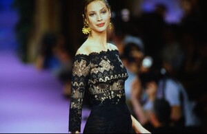 1138793699_christian-lacroix-hc-fw-1993(8).thumb.jpg.f993ed9fffba754535805959cfef9855.jpg