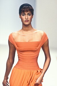 1187946816_HerveLeger1994WomenRTW59.thumb.jpg.e5e5325188229d75bb6ef5930990f35d.jpg