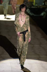 1207888847_RobertoCavalli2001WomenRTW37.thumb.jpg.6d72d38144003ec592fd8cc2aedcabae.jpg