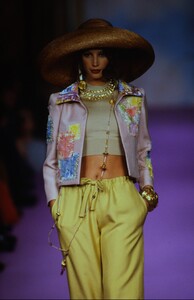 1278693779_Christian-Lacroix-Couture-Spring1993-Christy-Turlington(2).thumb.jpg.4719554c81d84184080d83c5c71c0b11.jpg