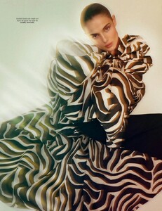 2021-11-01 Harpers Bazaar Espana-page-010.jpg