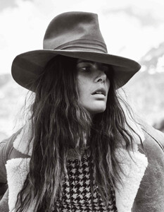 Madame Figaro No. 1940 - 29 Octobre 2021m -11.jpg