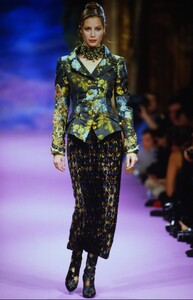 1504048330_christian-lacroix-hc-fw-1993(3).thumb.jpg.02525842e990b8aa67acfd117ea712dd.jpg