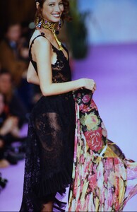 1508776044_Christian-Lacroix-Couture-Spring1993-Christy-Turlington(10).thumb.jpg.b5780f01121b6d3a793b862d3a26f95a.jpg