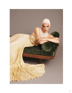 Vogue_11.21_de r-page-001.jpg