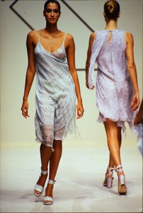 1719687204_krizia-ss-1995(4).thumb.jpg.283cac553214881123ddc73f67592970.jpg