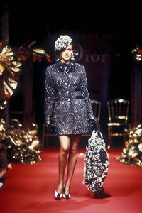 1802982516_ChristianDior1994HauteCouture80.thumb.jpg.e54a22c29fa9700596e5ac4abf1ad221.jpg