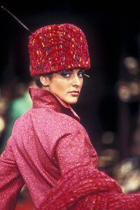 1831294512_ChristianDior1994HauteCouture58.thumb.jpg.315229d98ace88aedf0bd90ccac9c4b7.jpg