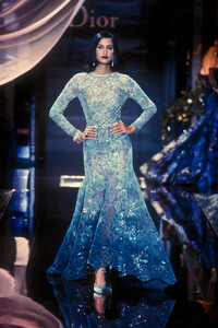 2079854014_ChristianDior1995HauteCouture91.thumb.jpg.24b597140a5f7955a5f78dbcc7f12868.jpg