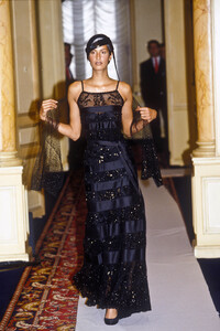 2081631457_Chanel1996HauteCouture25.thumb.jpg.4d1f9ccac086093ca2c532a9c3fa1532.jpg
