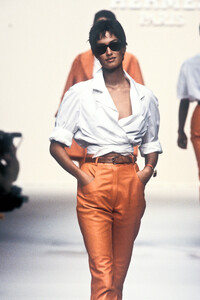 2126041217_Hermes1994WomenRTW54.thumb.jpg.aa3267579f16c872a7106bea3b07d80c.jpg