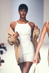 262616255_HerveLeger1994WomenRTW91.thumb.jpg.eea089e63a44cc5dda6366f5ef80acc3.jpg