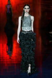 287764400_Valentino2003HauteCouture63.thumb.jpg.89039776ba66c2d454d17724978f0279.jpg
