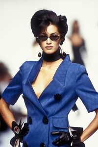 314200618_ChristianDior1993Spring(2).thumb.jpg.6fb62941085ea2c43f8a4f467ecf3908.jpg