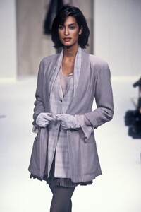 350677908_Cerruti1994WomenRTW27.thumb.jpg.6fd4ffb3c5f28cb52a1d89895f1c3ccf.jpg