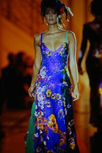 431507116_versace-1993(13).thumb.jpg.5144fc1d9333a8240b525bb9613105e9.jpg