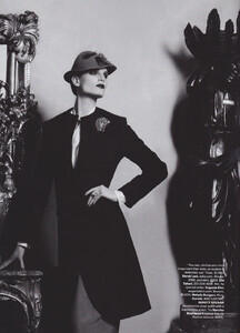 547093240_Lagerfeld_US_Harpers_Bazaar_September_2010_07.thumb.jpg.6f6477ae936c0a686fbc7bf10ff49dbc.jpg