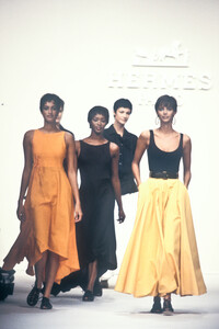 596843047_Hermes1994WomenRTW28.thumb.jpg.f92ec5097dc3821c58686995124baa8a.jpg