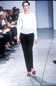 722194132_HelmutLang1999WomenRTW58.thumb.jpg.1352dc2b0609af146e6dbd98ff5d68ed.jpg