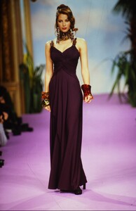 809833507_Christian-Lacroix-Couture-Spring1993-Christy-Turlington(9).thumb.jpg.6a3dc9f644d1f2f189917b46e529fb04.jpg
