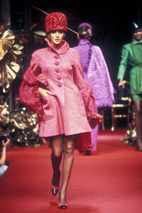 932305743_ChristianDior1994HauteCouture55.thumb.jpg.52b7fd8e0c5eeeb752cd032c3a4e1a41.jpg