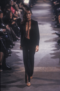 983133030_DirkBikkembergs1997WomenRTW31.thumb.jpg.51848e13bb712a28aab352fdbf92d01b.jpg