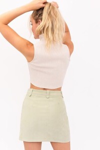 984730536_le-lis-mock-neck-sleeveless-crop-top(5).thumb.jpg.be65ca6b91fe3de93eb9b13fcbbdaf6c.jpg