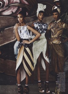 Gangs_Testino_US_Vogue_February_2011_10.thumb.jpg.35e58f45e3bcdccb85f01ef99eeadfed.jpg