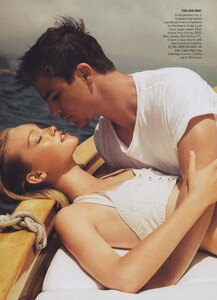 Testino_US_Vogue_November_2005_05.thumb.jpg.50b3882c2952911b19bdc72595044dc4.jpg