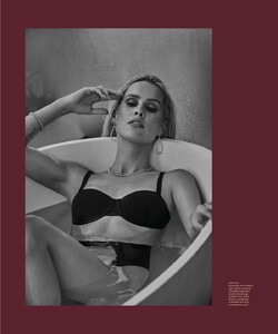 claire-holt-in-ocean-drive-magazine-october-2021-9.jpeg