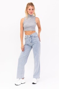 le-lis-mock-neck-sleeveless-crop-top.thumb.jpg.9b8c9c0593a7c50d808eb5c3f2e5a527.jpg