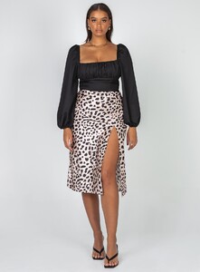 nia-midi-skirt-2_4a200c99-96c0-4747-b287-e830d5c55761_1800x.jpeg